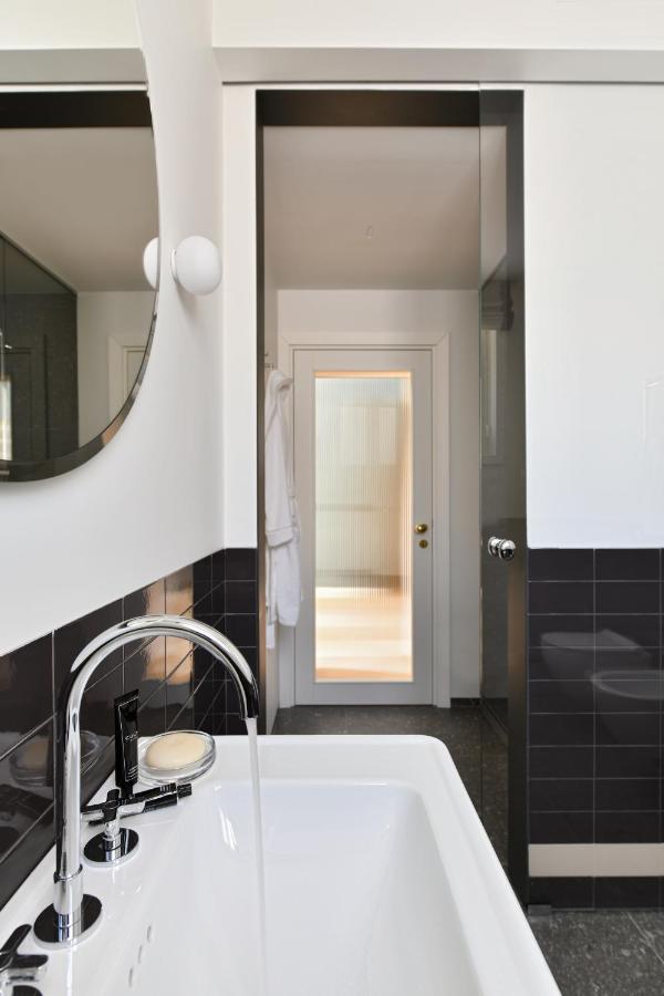 ホテル Casa Brivio ミラノ エクステリア 写真